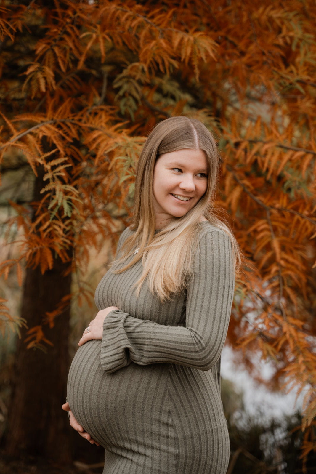 IdaBaumann-BotanischerGarten-Bayreuth-Herbst-Babybauch_Babybauchshooting-3