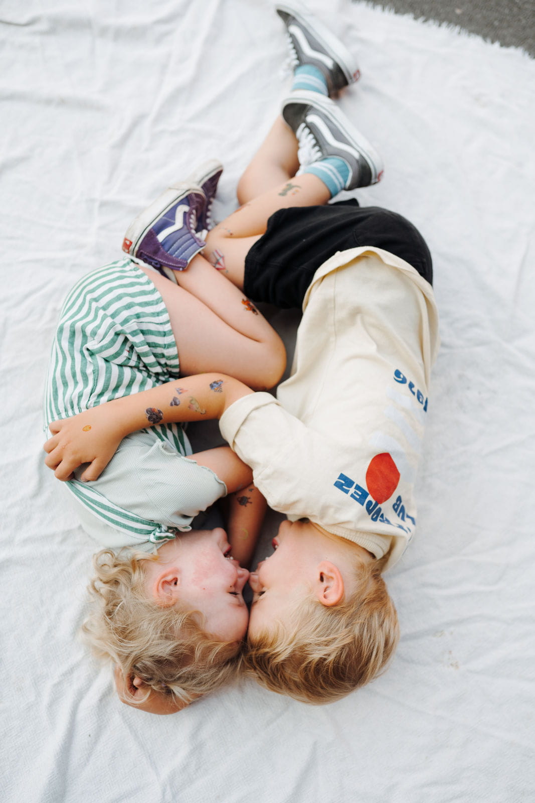 IdaBaumann-liebesbier-modern-Familienfotos-Familienshooting-Familie-modern-Bayreuth-Stadt-urban-132