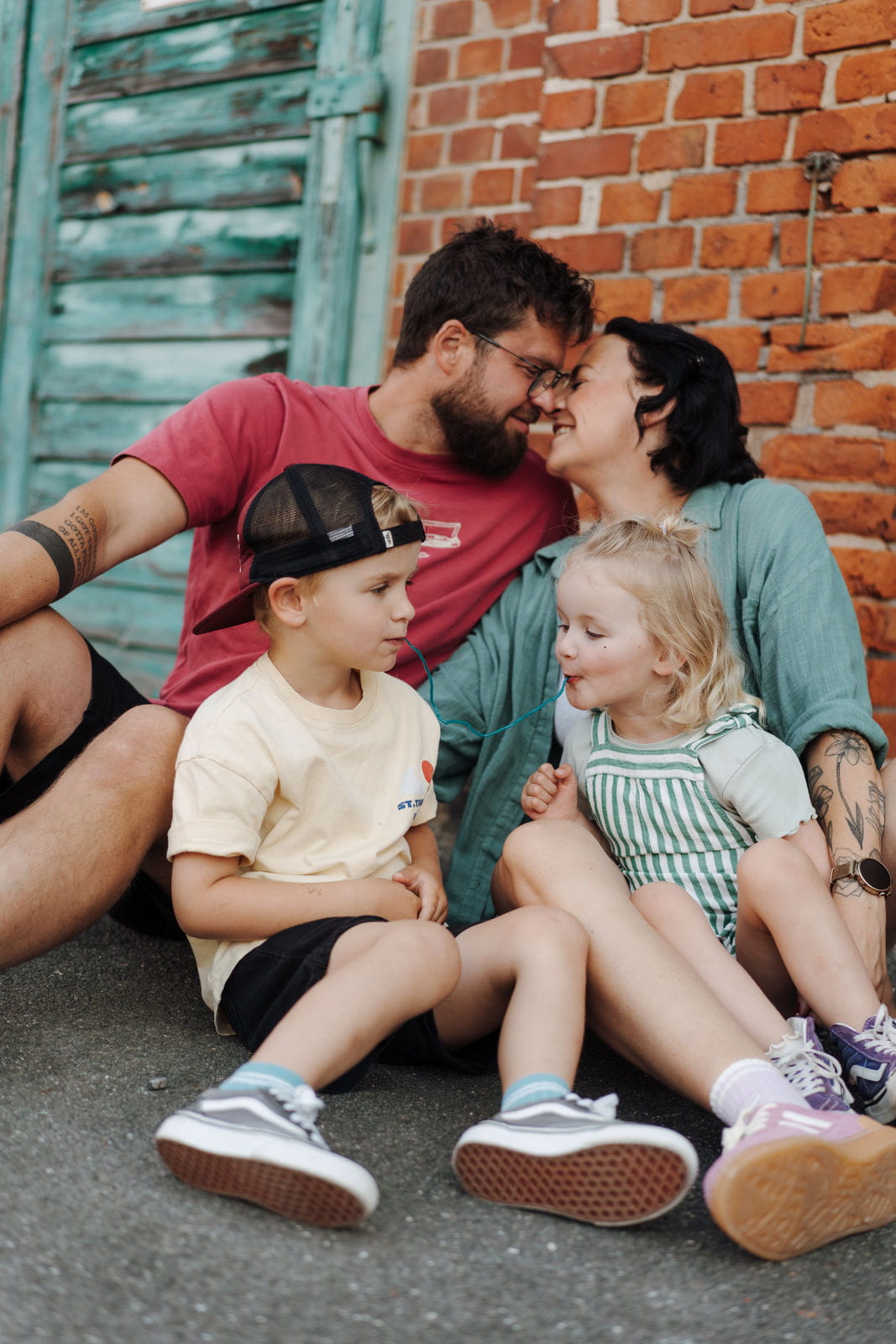 IdaBaumann-liebesbier-modern-Familienfotos-Familienshooting-Familie-modern-Bayreuth-Stadt-urban-53