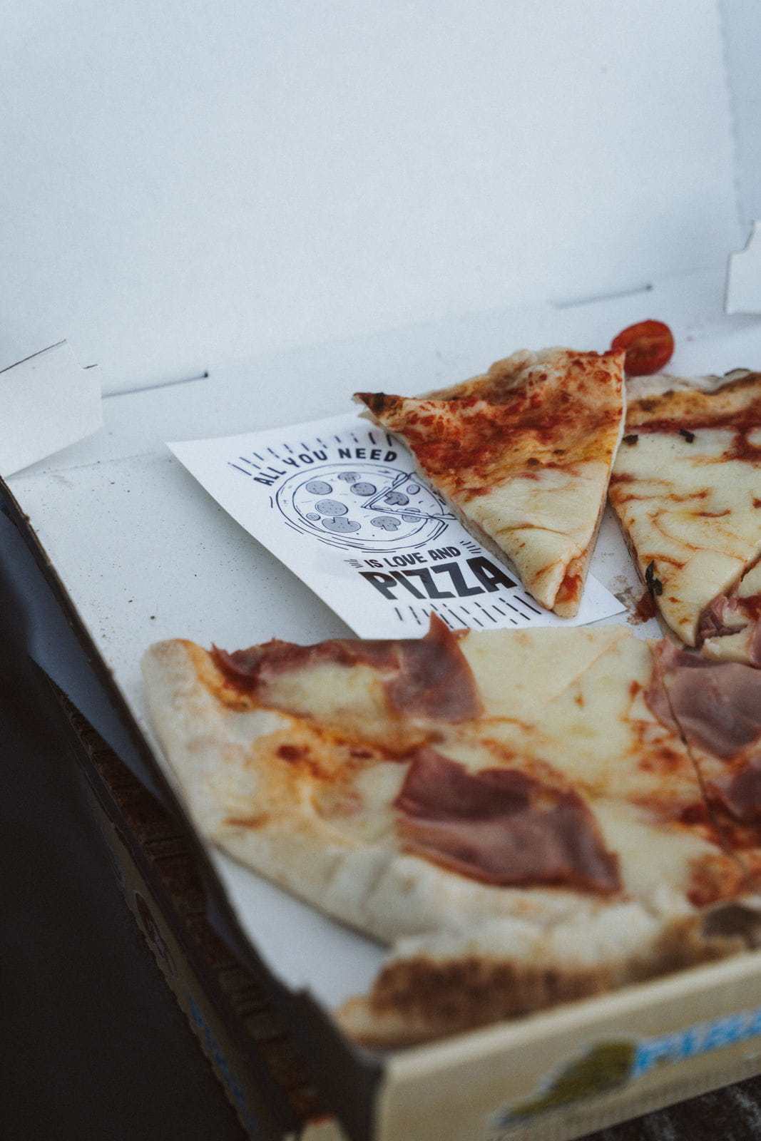 IdaBaumann-modern-Familienfotos-Familienshooting-Familie-modern-Bayreuth-Stadt-pizza-52