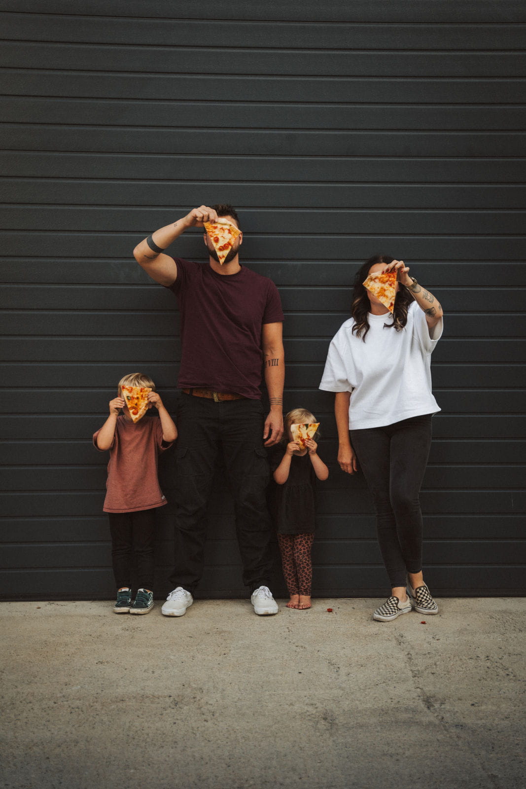 IdaBaumann-modern-Familienfotos-Familienshooting-Familie-modern-Bayreuth-Stadt-pizza-82