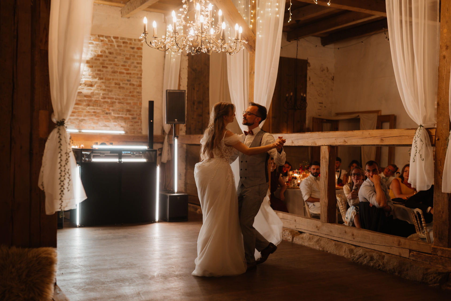 173 – IdaBaumann-Hochzeit-Redwitz-an-der-Rodach-Hochzeitsscheune-Scheunenhochzeit-Schloss-Redwitz-Kronach-Bayreuth5