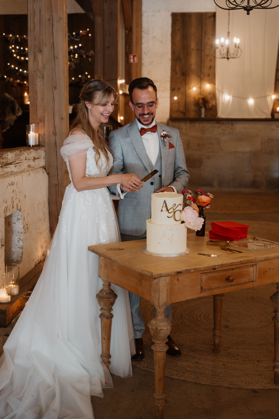 181 – IdaBaumann-Hochzeit-Redwitz-an-der-Rodach-Hochzeitsscheune-Scheunenhochzeit-Schloss-Redwitz-Kronach-Bayreuth14