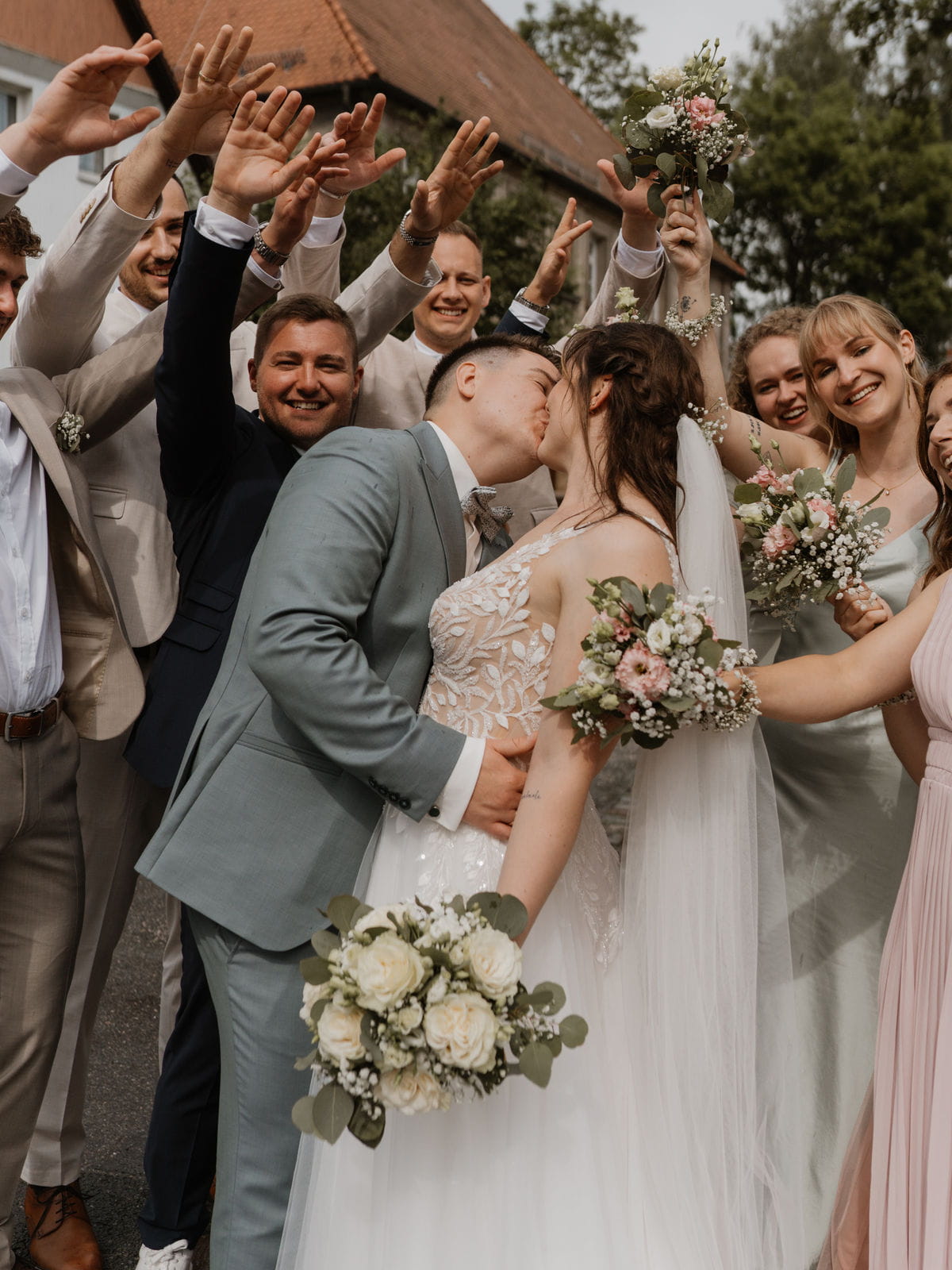 199 – IdaBaumann-Hochzeit-Schloss-Colmdorf-Bayreuth-Neudrossenfeld-Braeuwerck-Standesamt-Getting-Ready-modern-elegant6