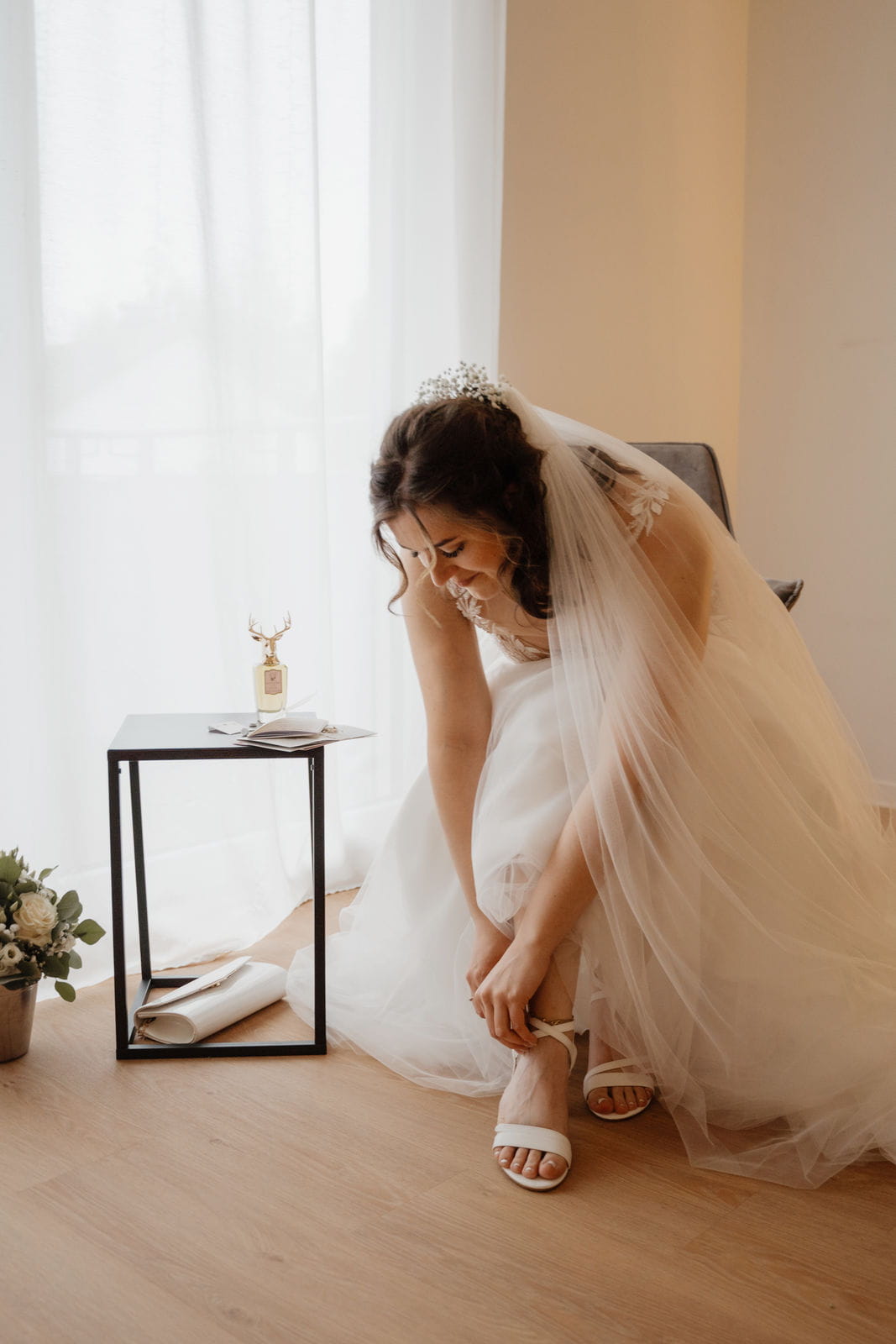 207 – IdaBaumann-Hochzeit-Schloss-Colmdorf-Bayreuth-Neudrossenfeld-Braeuwerck-Standesamt-Getting-Ready-modern-elegant16