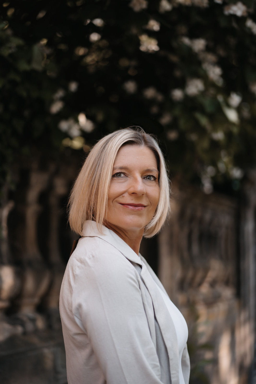 27 – IdaBaumann-Businessportrait-Bewerbungsfotos-Portrait-Job-Outdoor-Bayreuth16