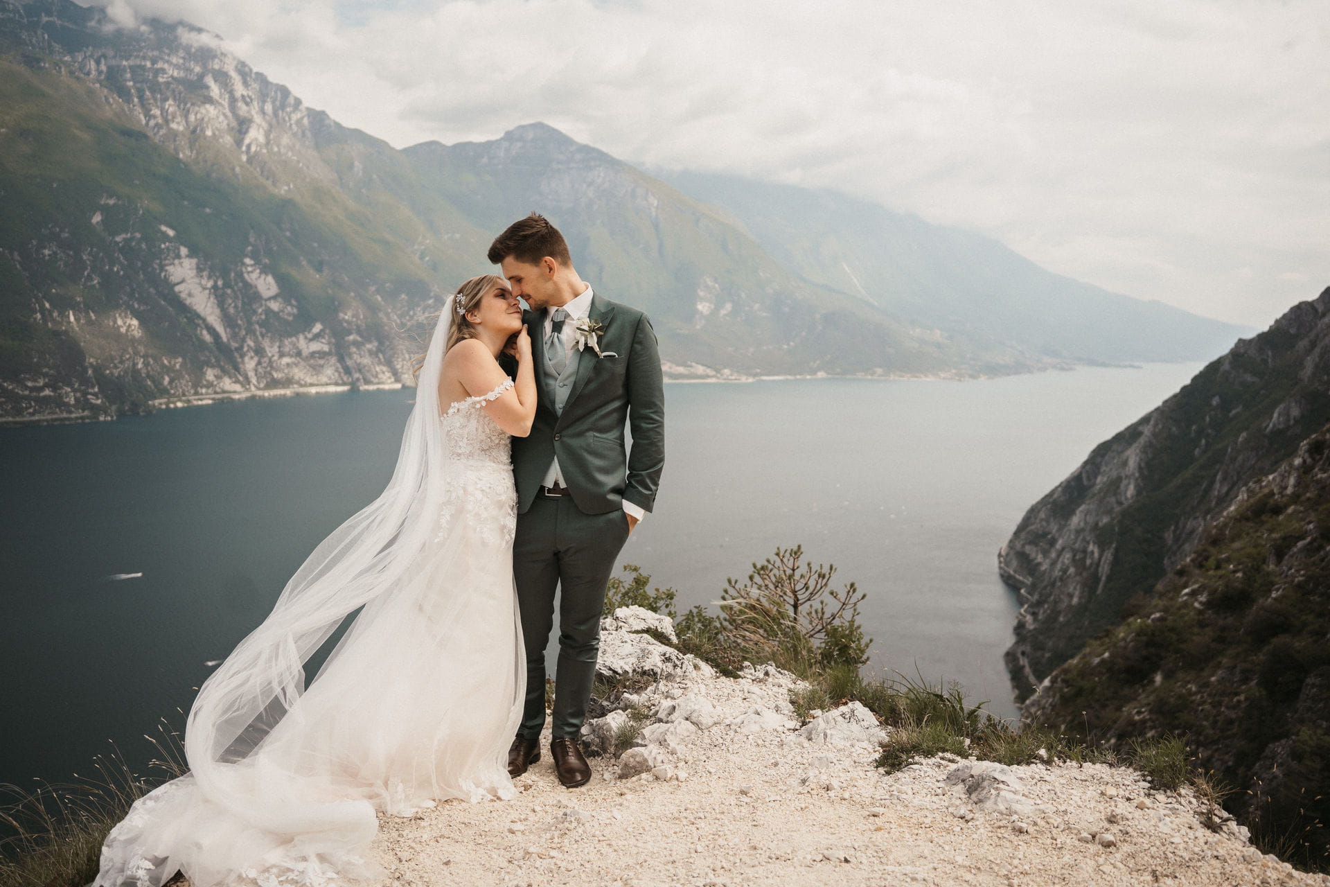 57 – IdaBaumann-Hochzeit-freie-trauung-gardasee-lago-di-garda-wedding-italien-tuscanywedding7