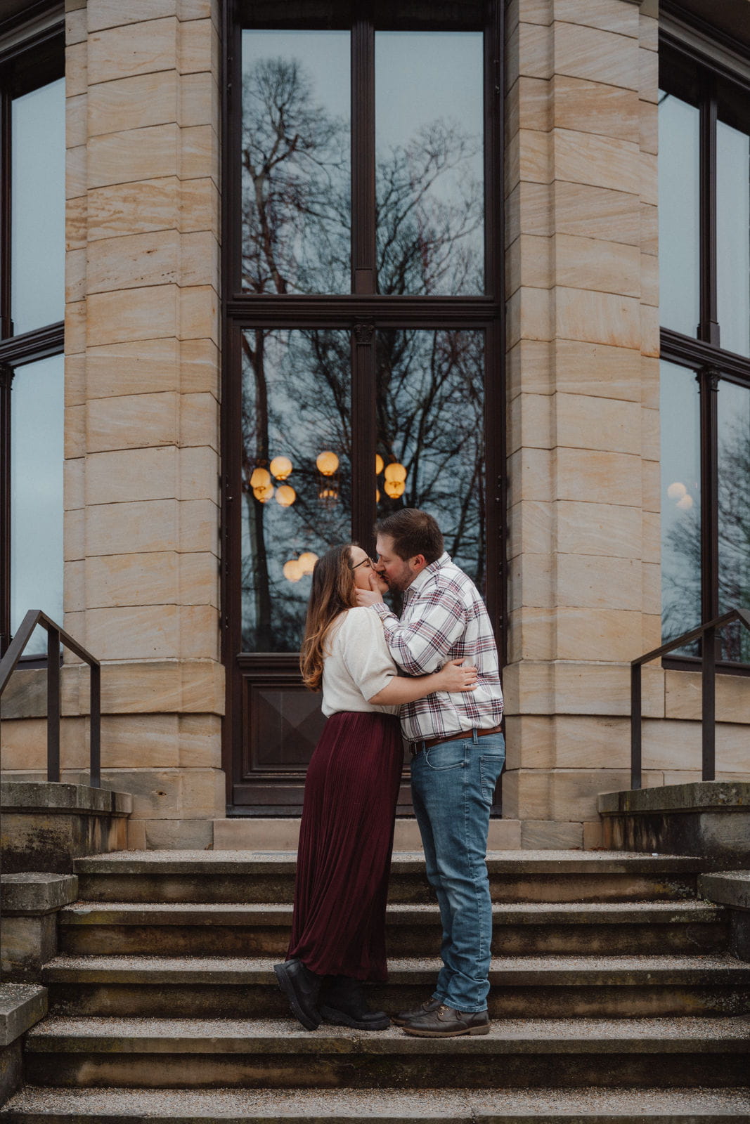 6 – IdaBaumann-Paarshooting-Paerchenshooting-Couple-natuerlich-wald-bayreuth-oberfranken-outdoor-city-urban1