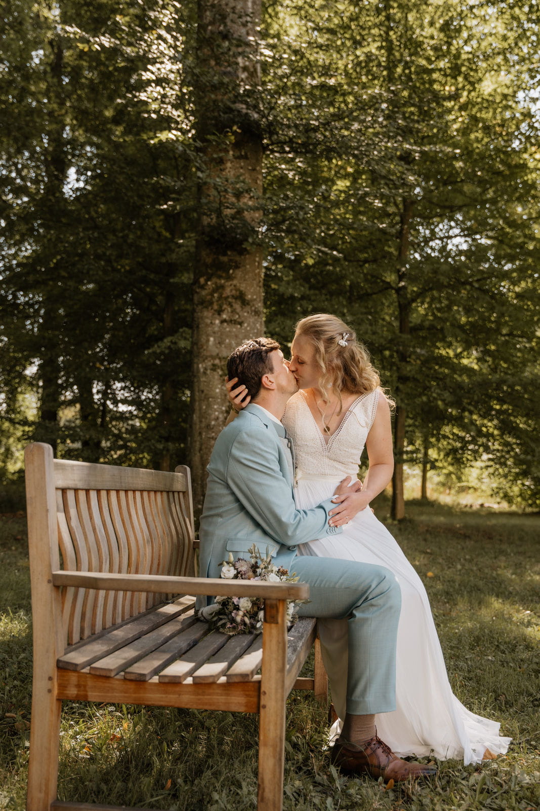 96 – IdaBaumann-Hochzeit-Freietrauung-Boho-Schloss-Wolframshof-Garten-Natuerlich9005