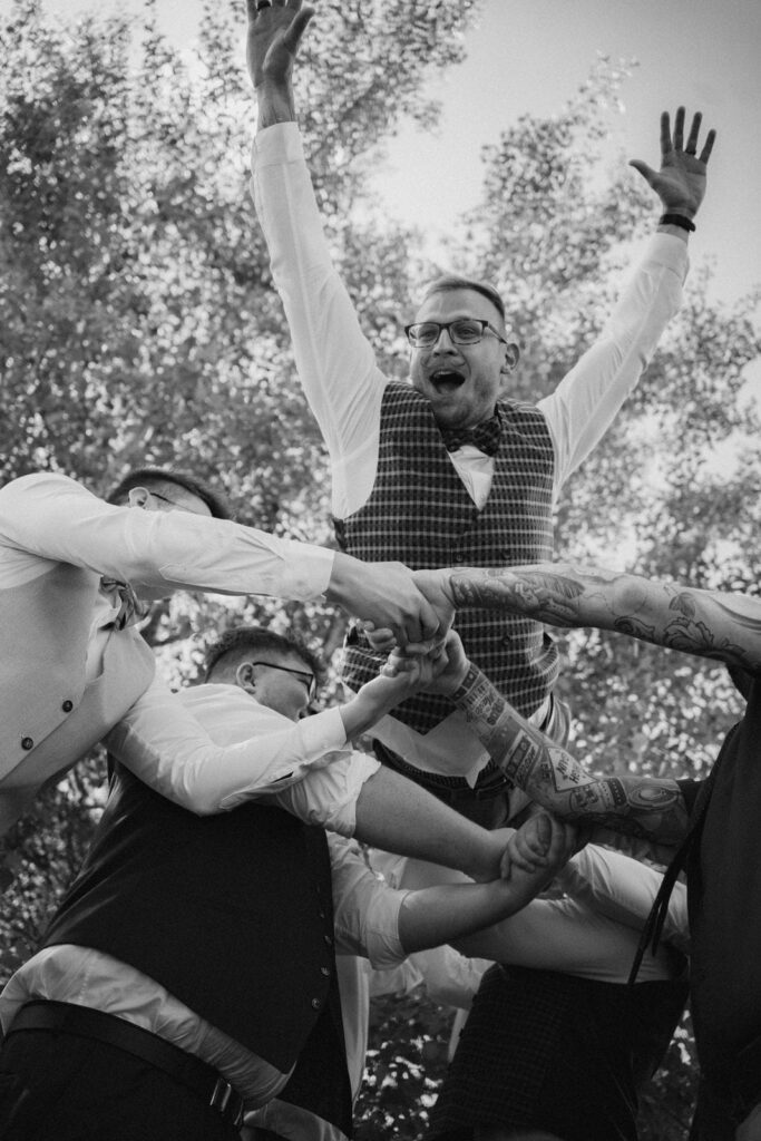 43 - IdaBaumann-Hochzeit-freie-boho-oberfranken-20s-20er-vintage-retro-sunset-sonnenuntergang-feld-natuerlich6(1)